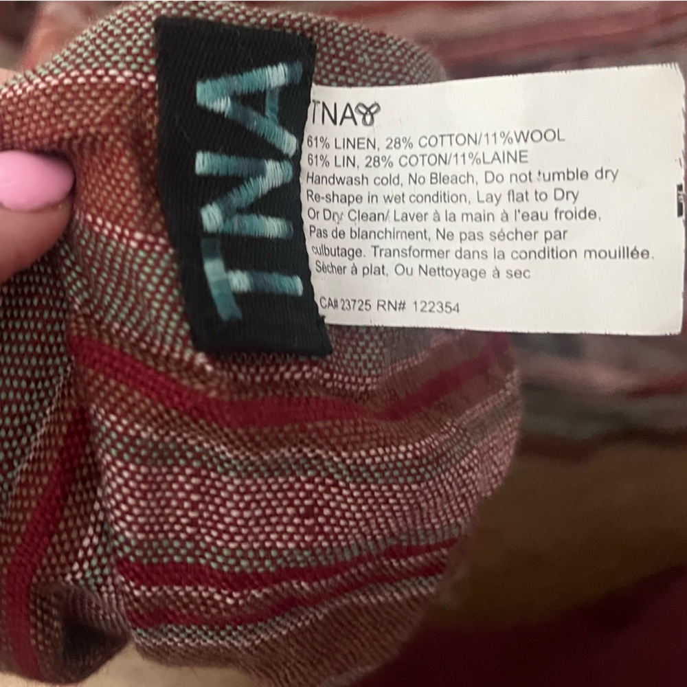 Aritzia TNA Fringe Scarf - Picture 5 of 5